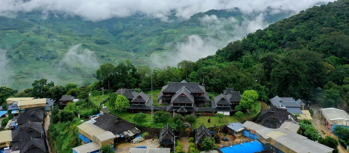 Explore The Unknown Ancient Village Camping In Yunnan_02